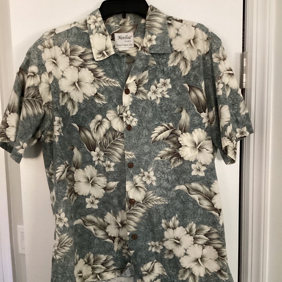 Men Flower Hawaiian Shirt Size L Made in Hawaii Cotton Gray White